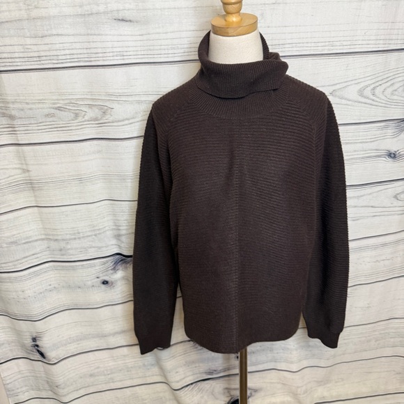 Kuhl Dark Brown Turtleneck Sweater - Picture 1 of 3